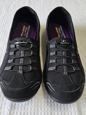 Skechers Relaxed Fit Breath Easy Memory Foam Sneakers - Size 10